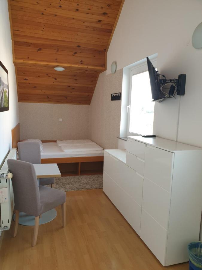 קראנז' Dezman Apartments & Rooms מראה חיצוני תמונה