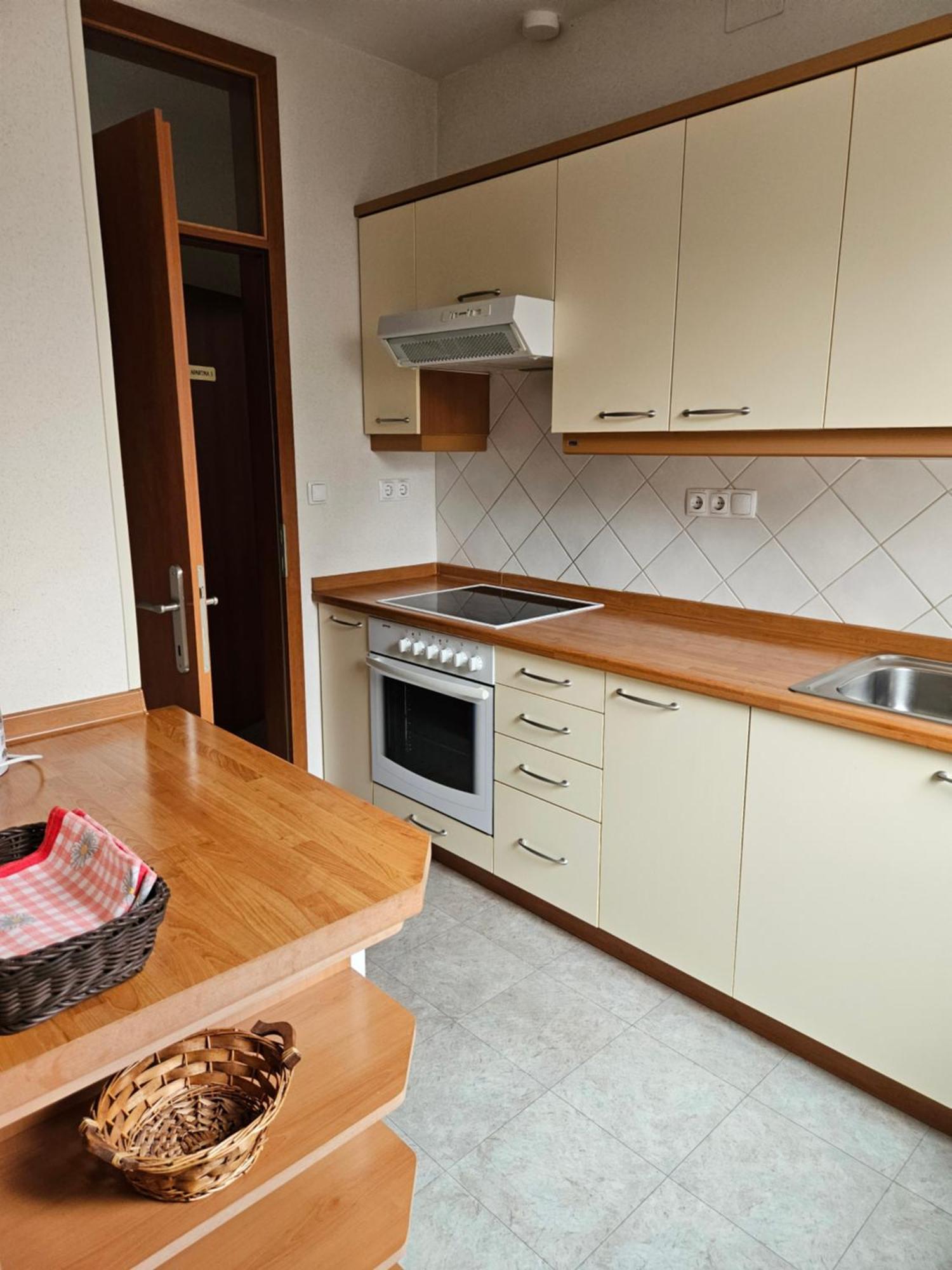 קראנז' Dezman Apartments & Rooms מראה חיצוני תמונה