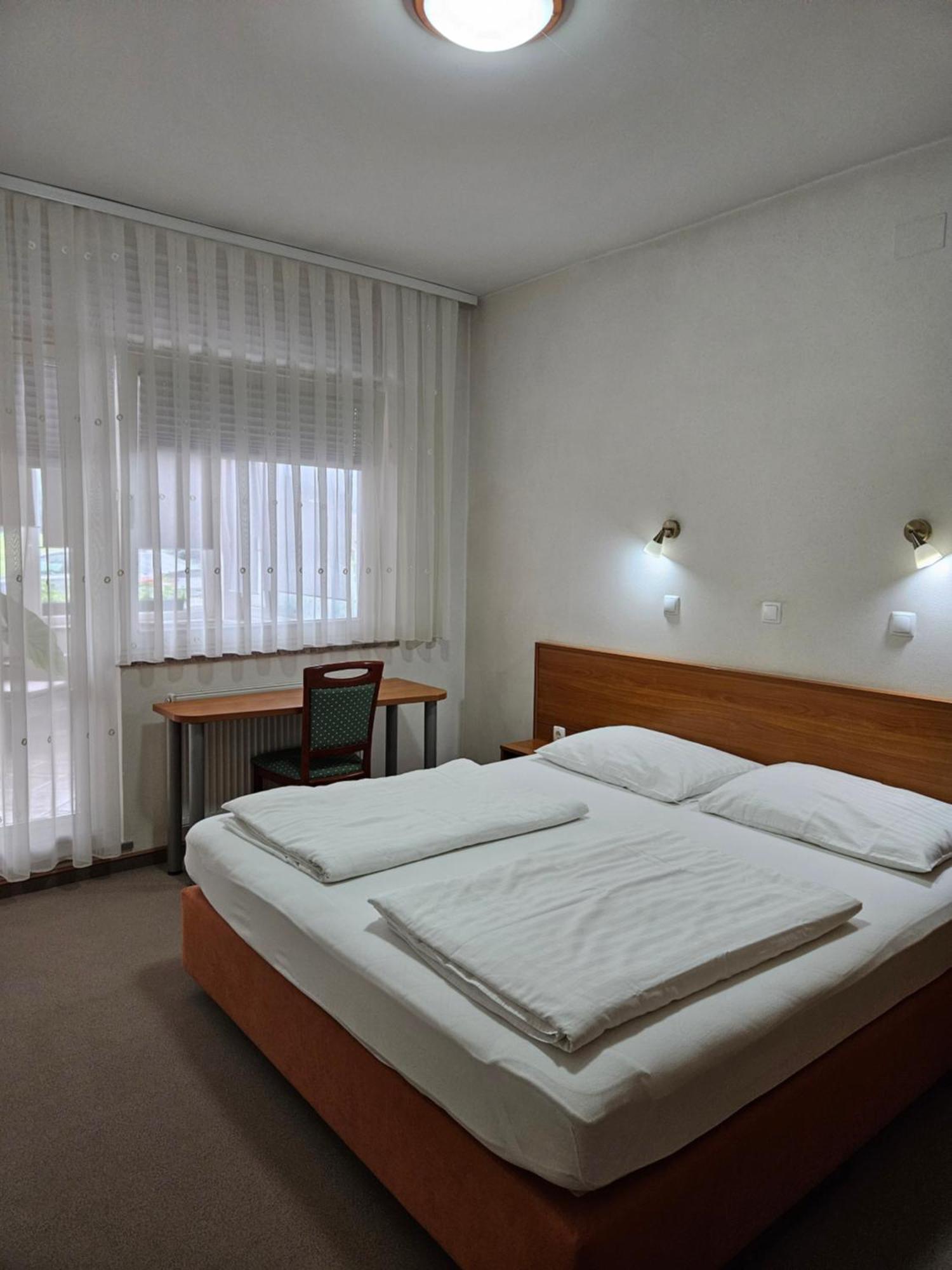 קראנז' Dezman Apartments & Rooms מראה חיצוני תמונה