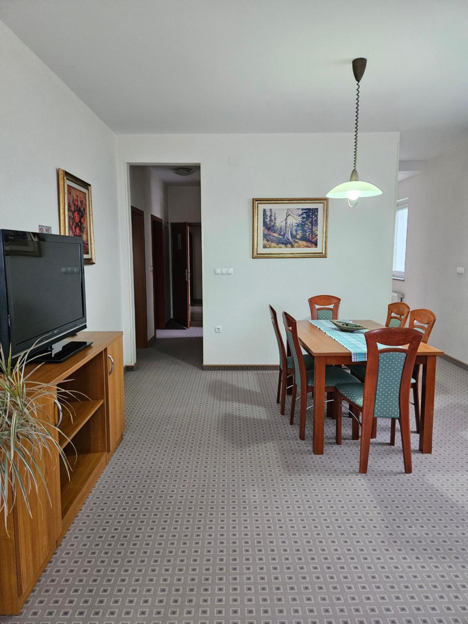 קראנז' Dezman Apartments & Rooms מראה חיצוני תמונה
