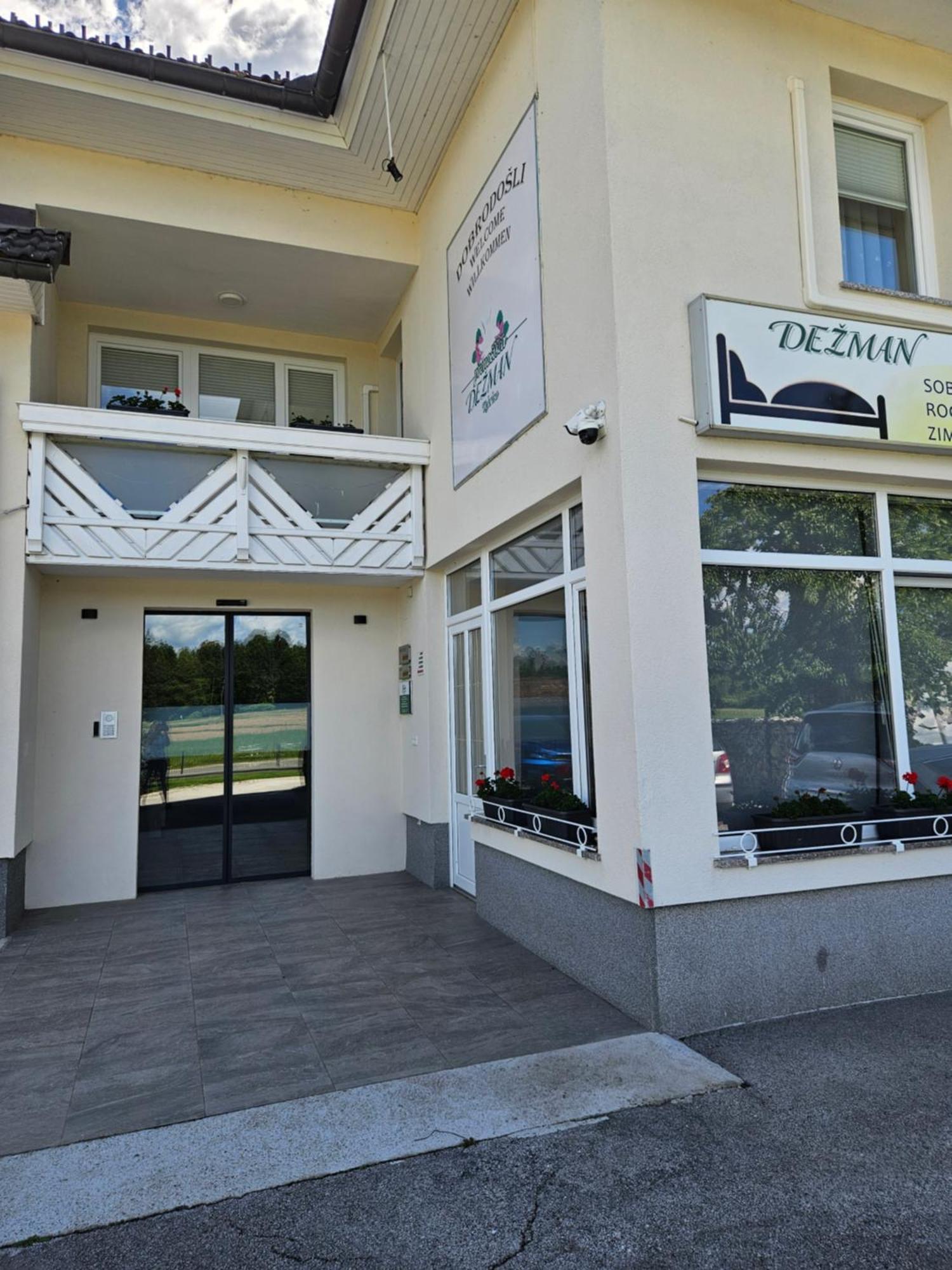 קראנז' Dezman Apartments & Rooms מראה חיצוני תמונה