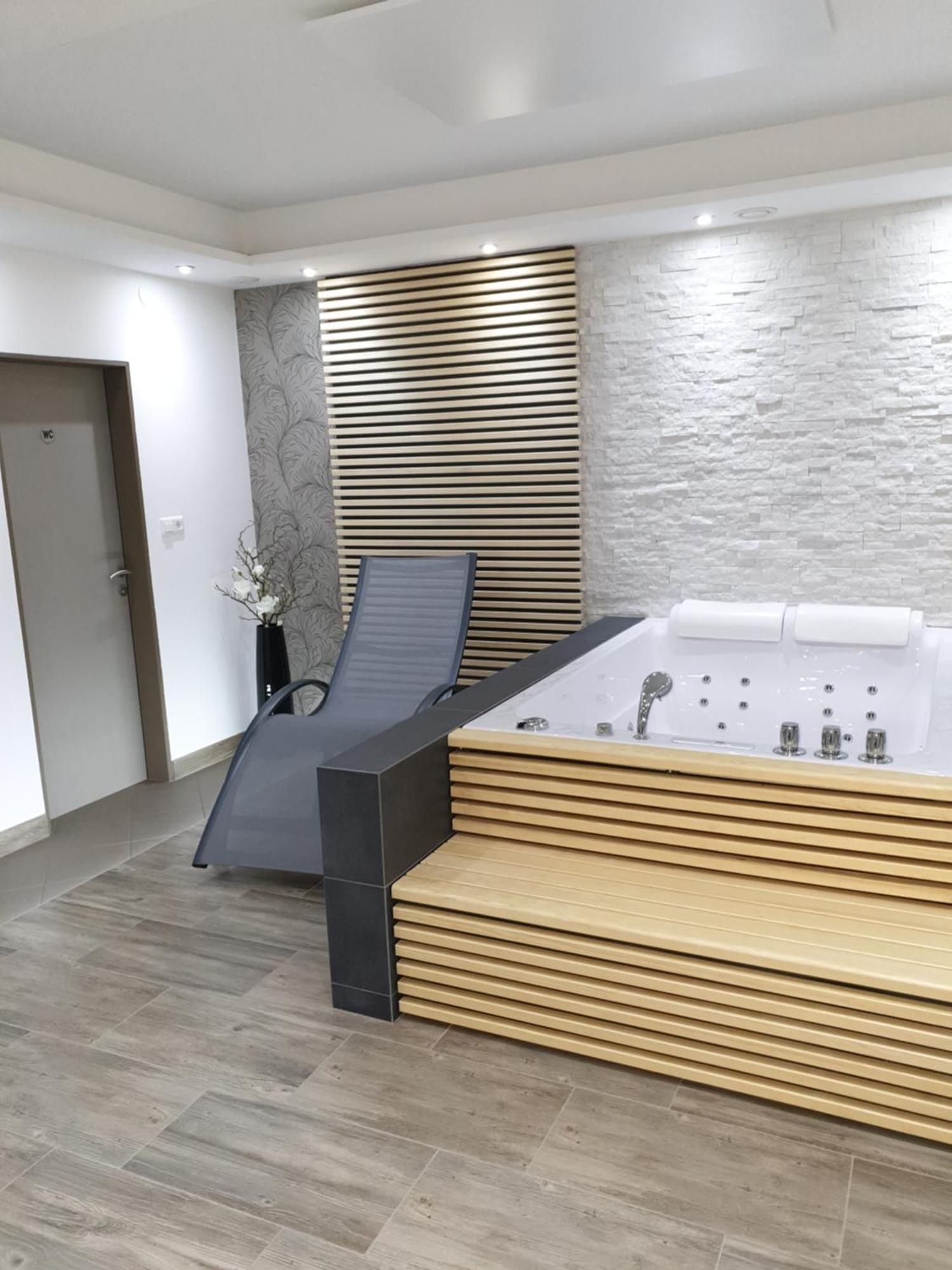 קראנז' Dezman Apartments & Rooms מראה חיצוני תמונה