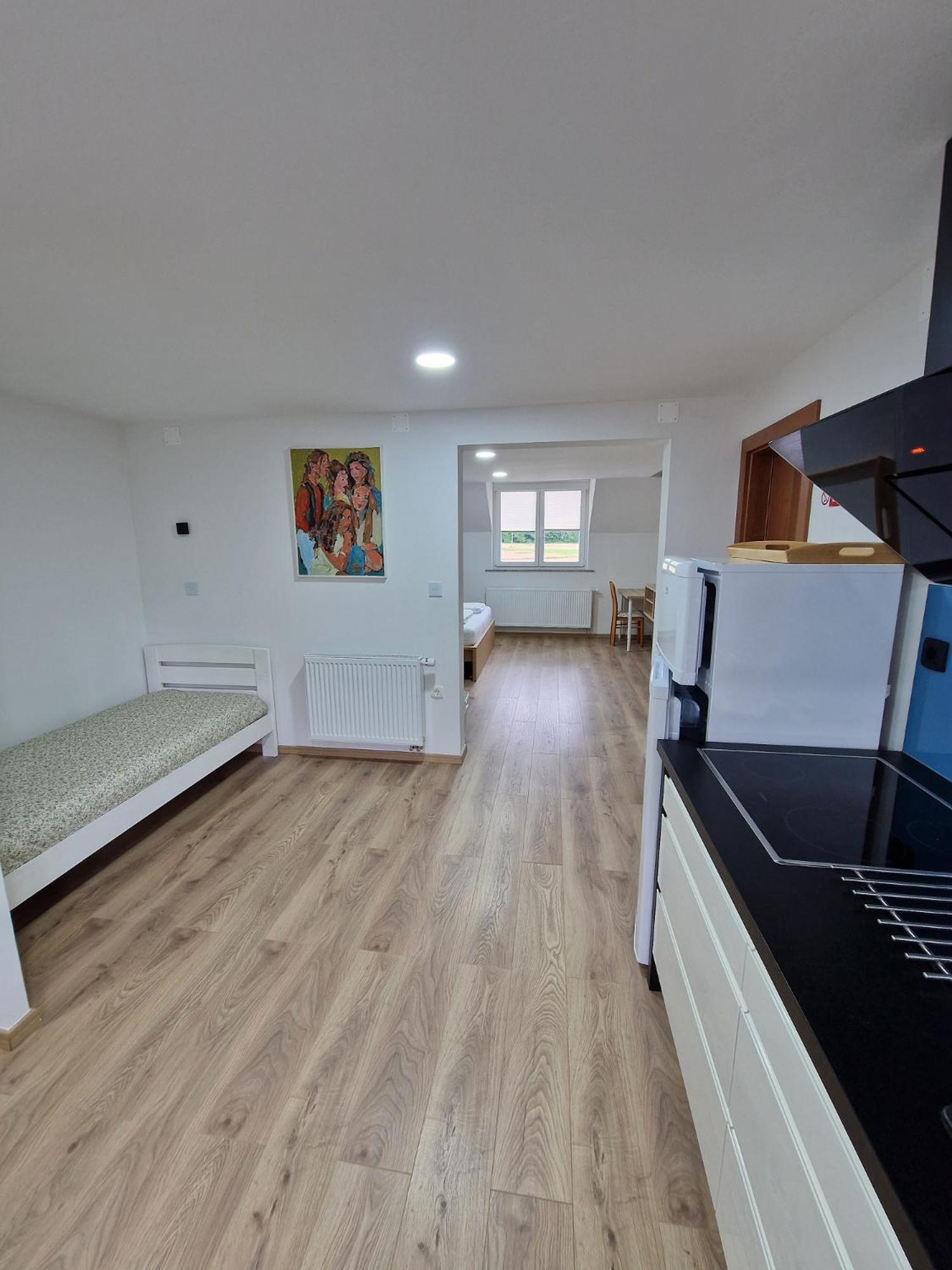 קראנז' Dezman Apartments & Rooms מראה חיצוני תמונה