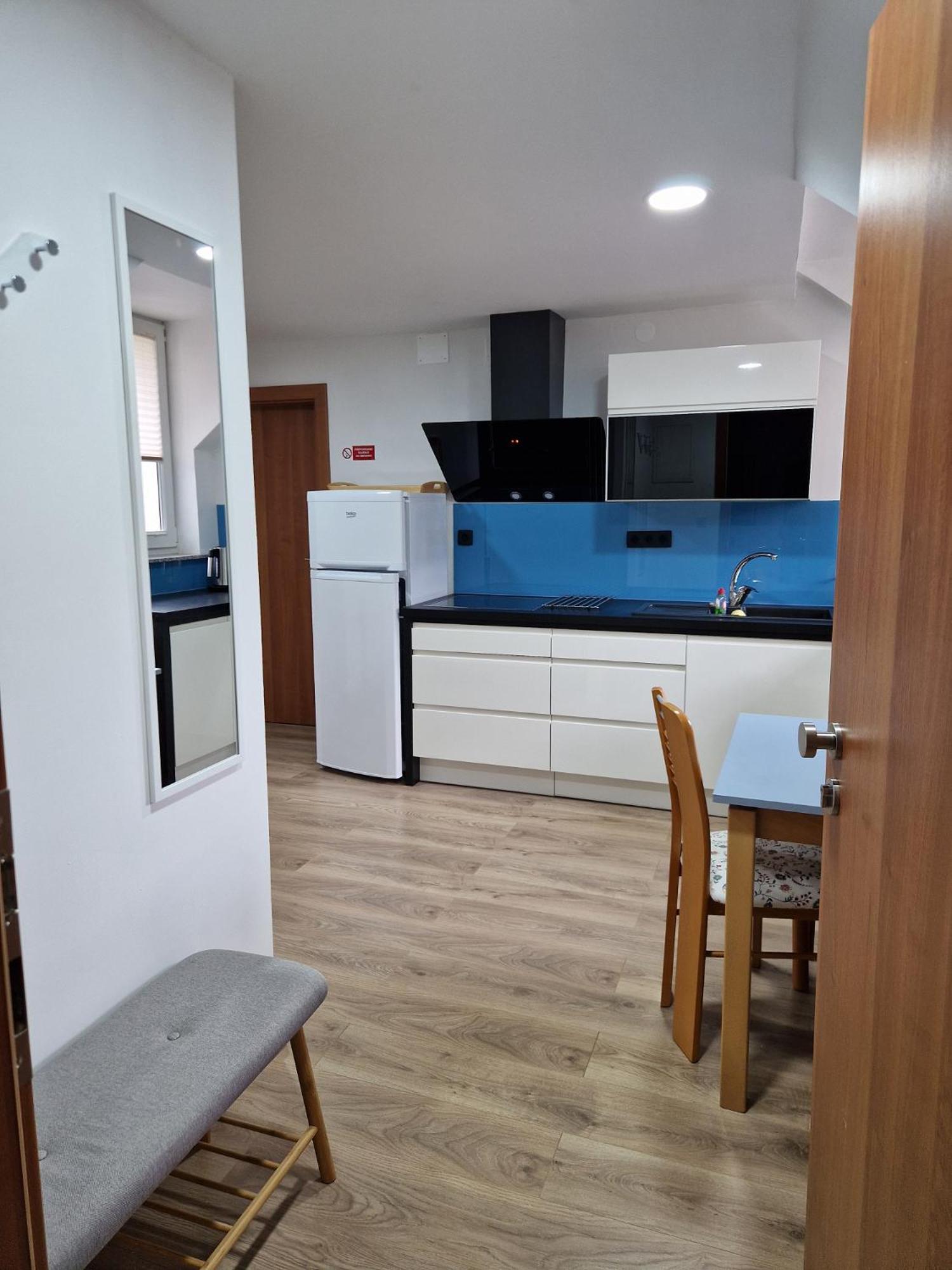 קראנז' Dezman Apartments & Rooms מראה חיצוני תמונה