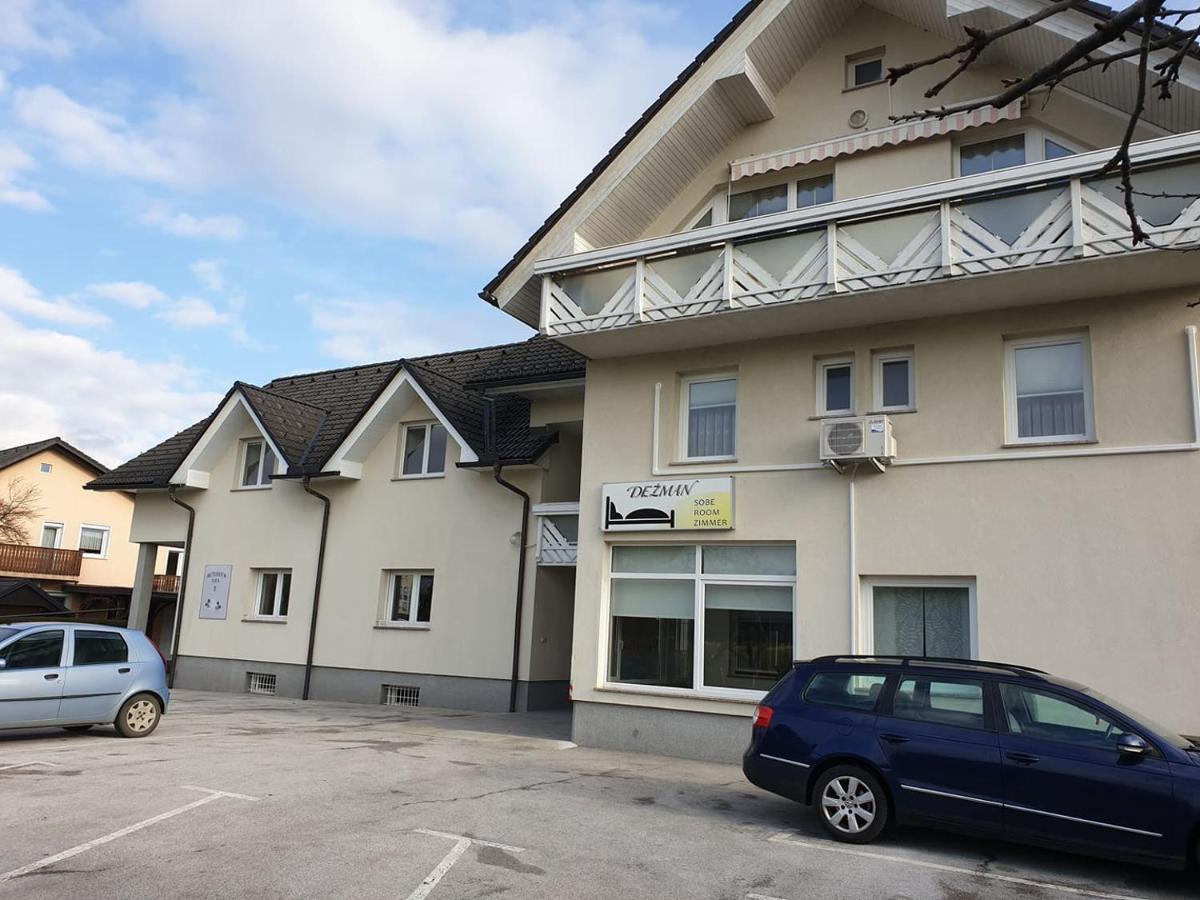 קראנז' Dezman Apartments & Rooms מראה חיצוני תמונה