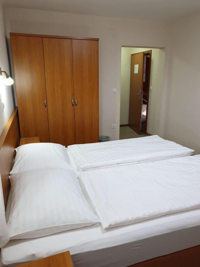 קראנז' Dezman Apartments & Rooms מראה חיצוני תמונה