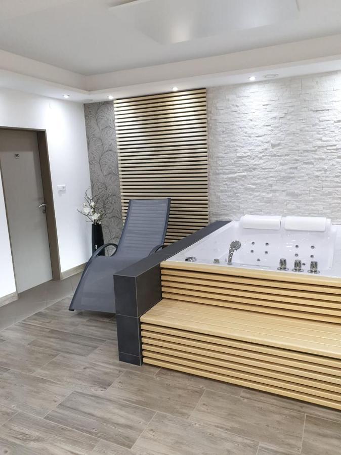 קראנז' Dezman Apartments & Rooms מראה חיצוני תמונה