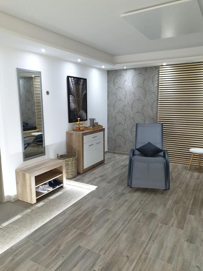 קראנז' Dezman Apartments & Rooms מראה חיצוני תמונה